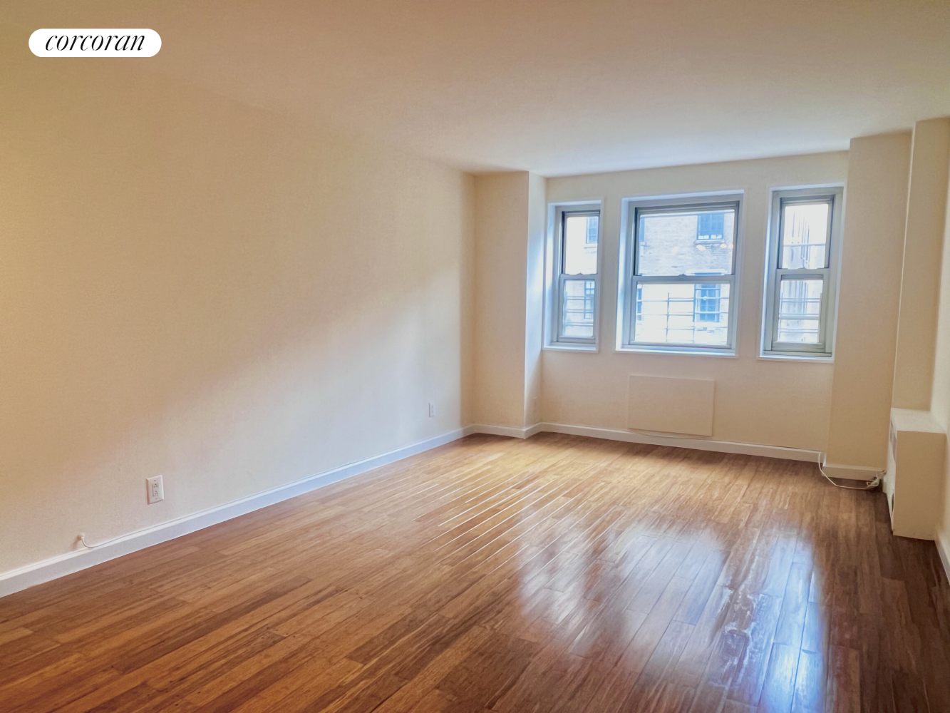 5 West 91st Street 2D, Upper West Side, Upper West Side, NYC - 2 Bedrooms  
1 Bathrooms  
4 Rooms - 