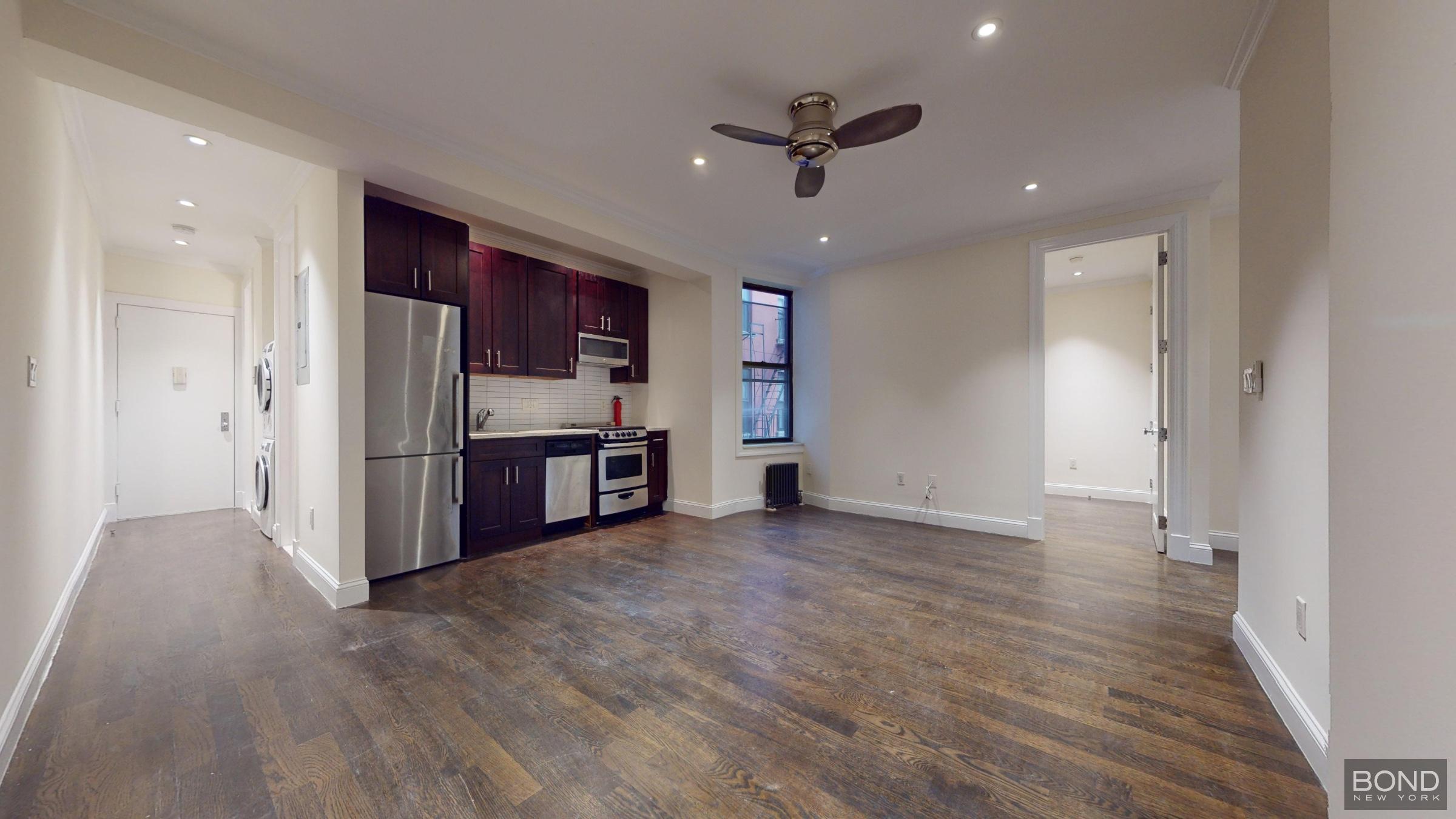 1031 Lorimer Street 5, Greenpoint, Brooklyn, New York - 3 Bedrooms  
2 Bathrooms  
6 Rooms - 