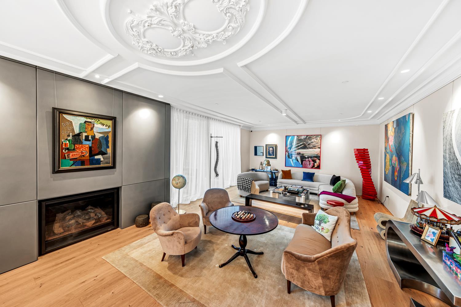 532 West 20th Street 5, Chelsea, Downtown, NYC - 4 Bedrooms  
3.5 Bathrooms  
6 Rooms - 