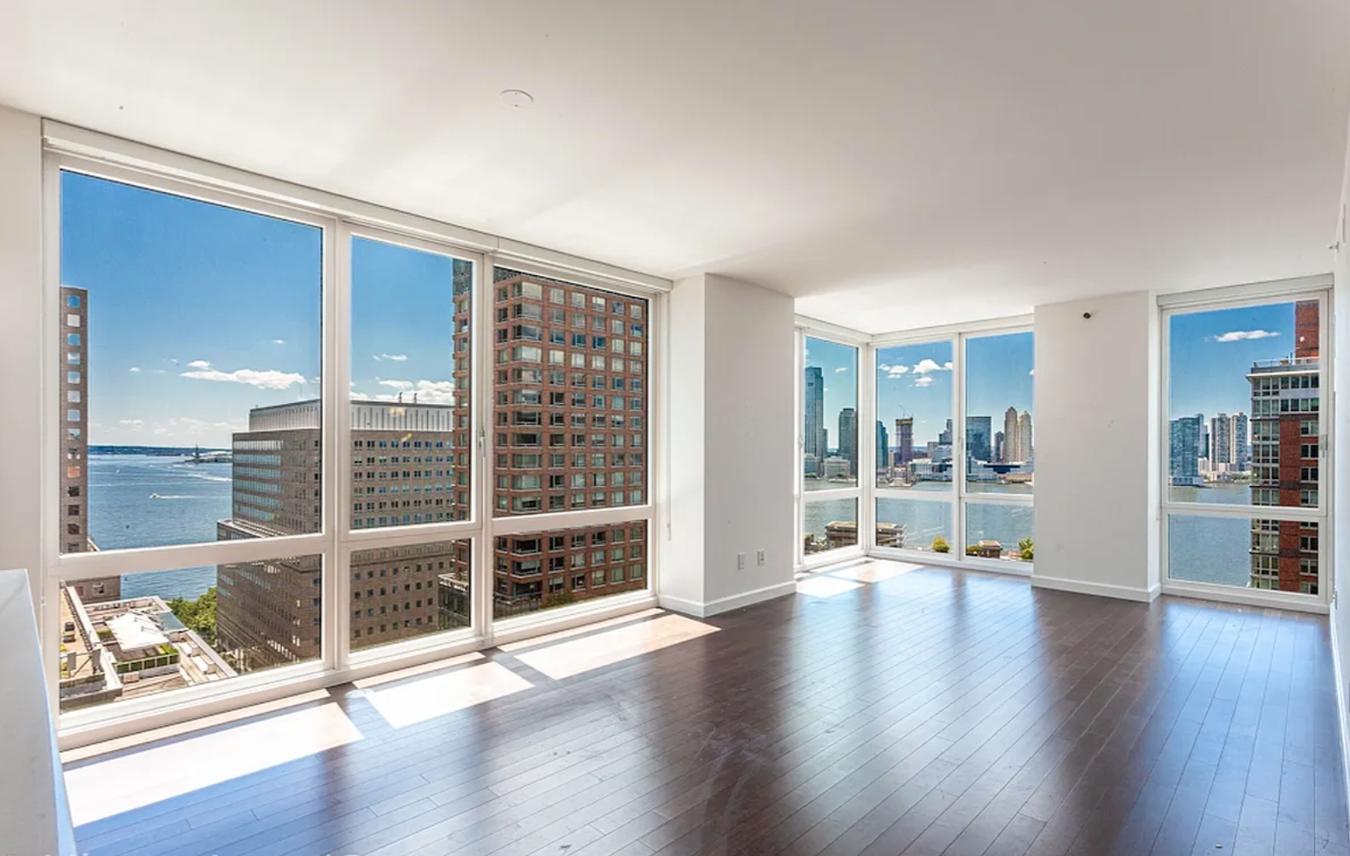 200 North End Avenue 17A, Battery Park City, Downtown, NYC - 2 Bedrooms  
2 Bathrooms  
4 Rooms - 