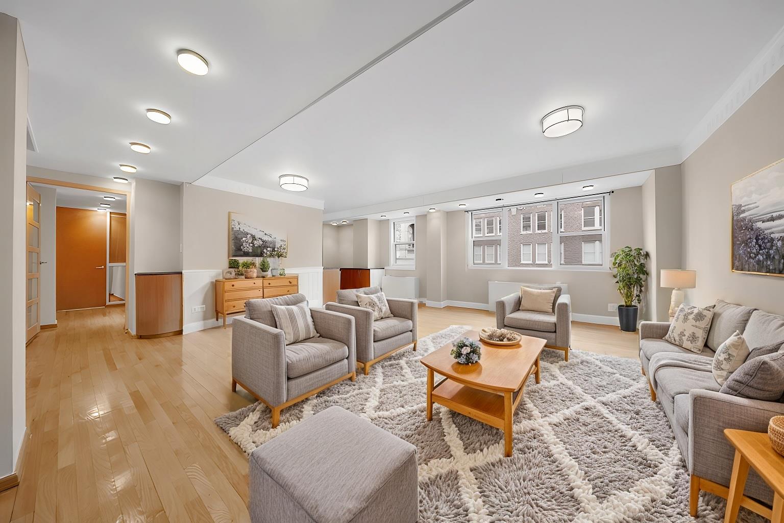 123 East 75th Street 9Bc, Lenox Hill, Upper East Side, NYC - 2 Bedrooms  
2 Bathrooms  
5 Rooms - 