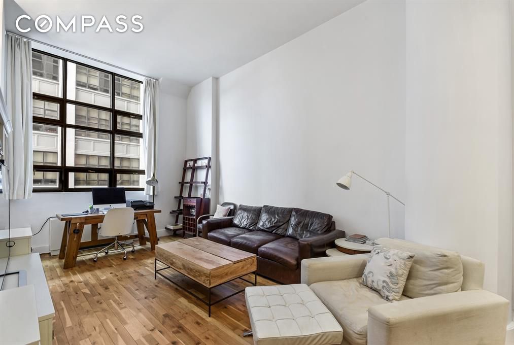 Photo 1 of 360 Furman Street 742, Brooklyn Heights, New York, $5,450, Web #: 1098354619