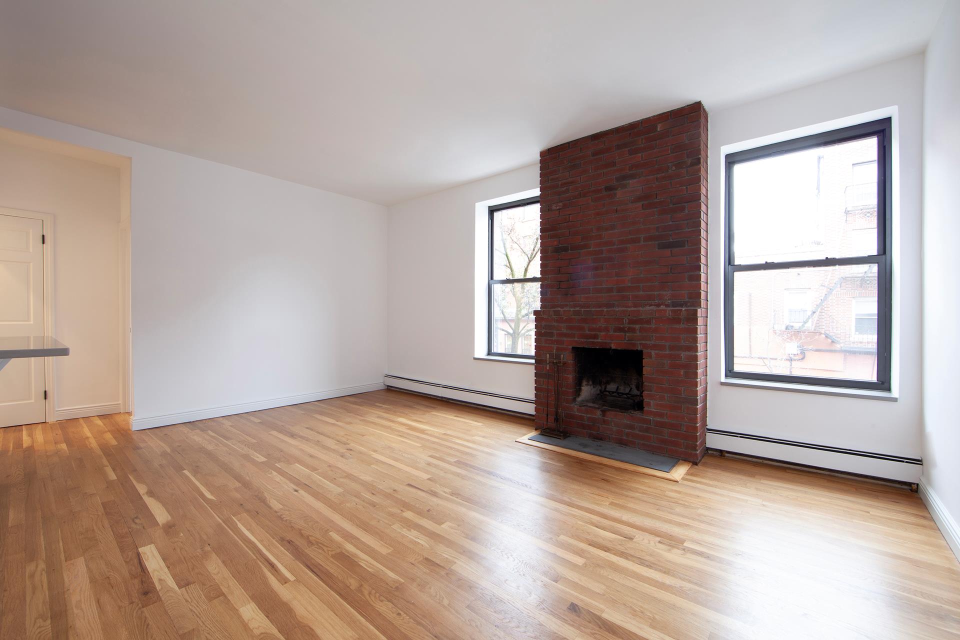 211 Sackett Street 2E, Carroll Gardens, Brooklyn, New York - 2 Bedrooms  
1.5 Bathrooms  
4 Rooms - 