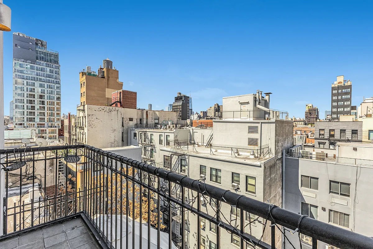 152 Ludlow Street Phb, Lower East Side, Downtown, NYC - 1 Bedrooms  
1 Bathrooms  
3 Rooms - 