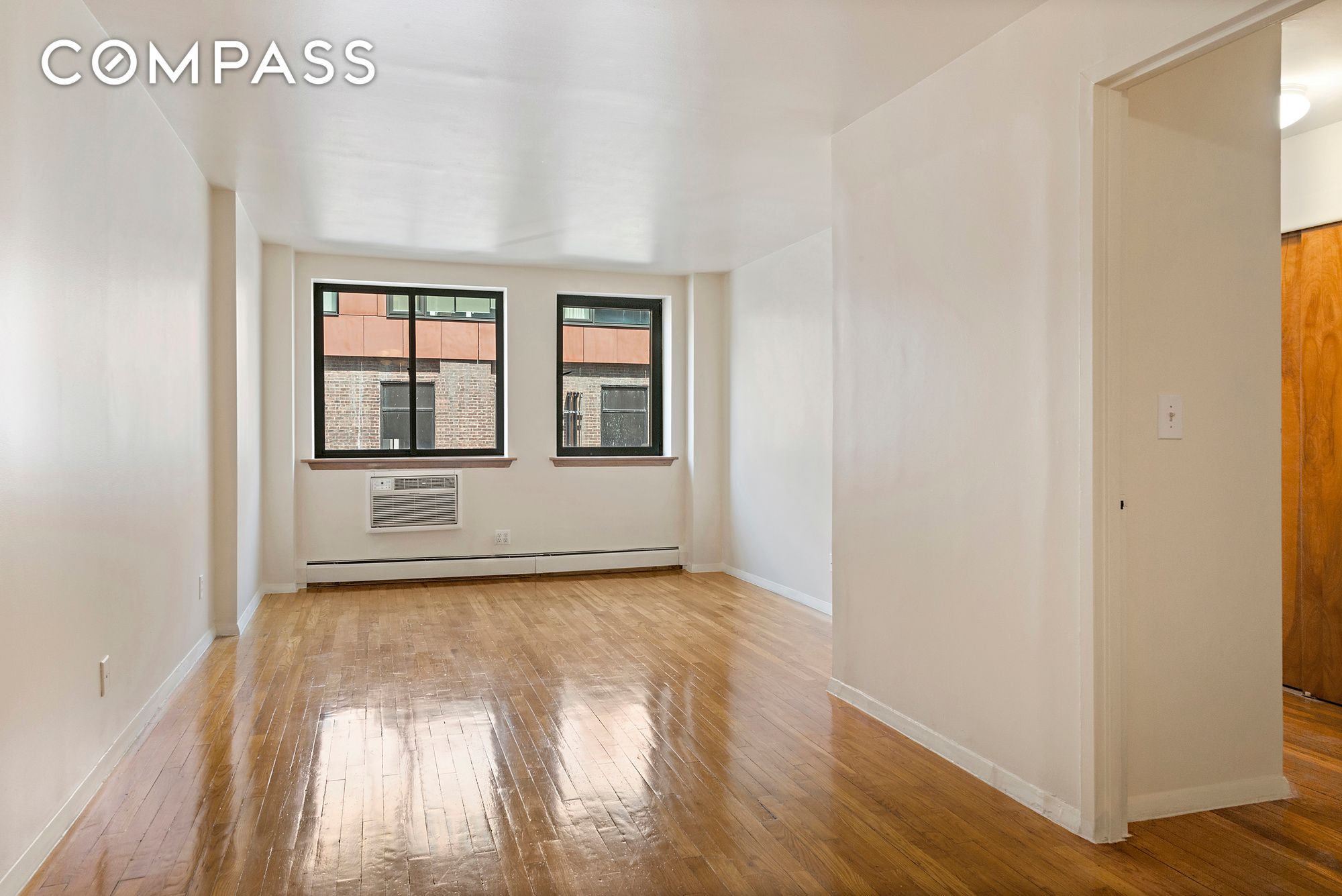 Photo 1 of 325 West 51st Street 2B, Midtown West, NYC, $5,200, Web #: 1099435744