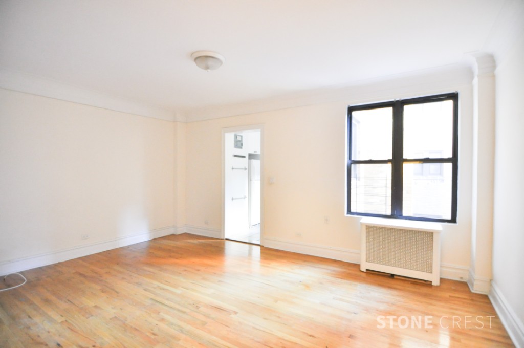 290 Riverside Drive 4D, Upper West Side, Upper West Side, NYC - 2 Bedrooms  
1 Bathrooms  
4 Rooms - 