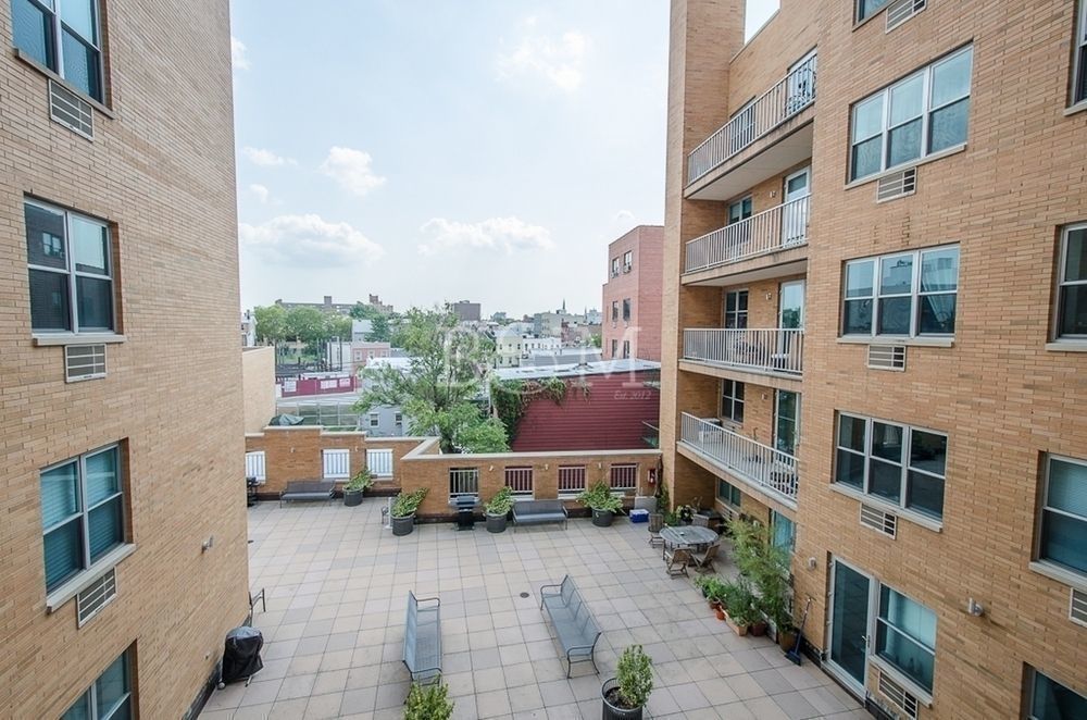 234 Skillman Avenue 3G, Williamsburg, Brooklyn, New York - 2 Bedrooms  
1 Bathrooms  
4 Rooms - 