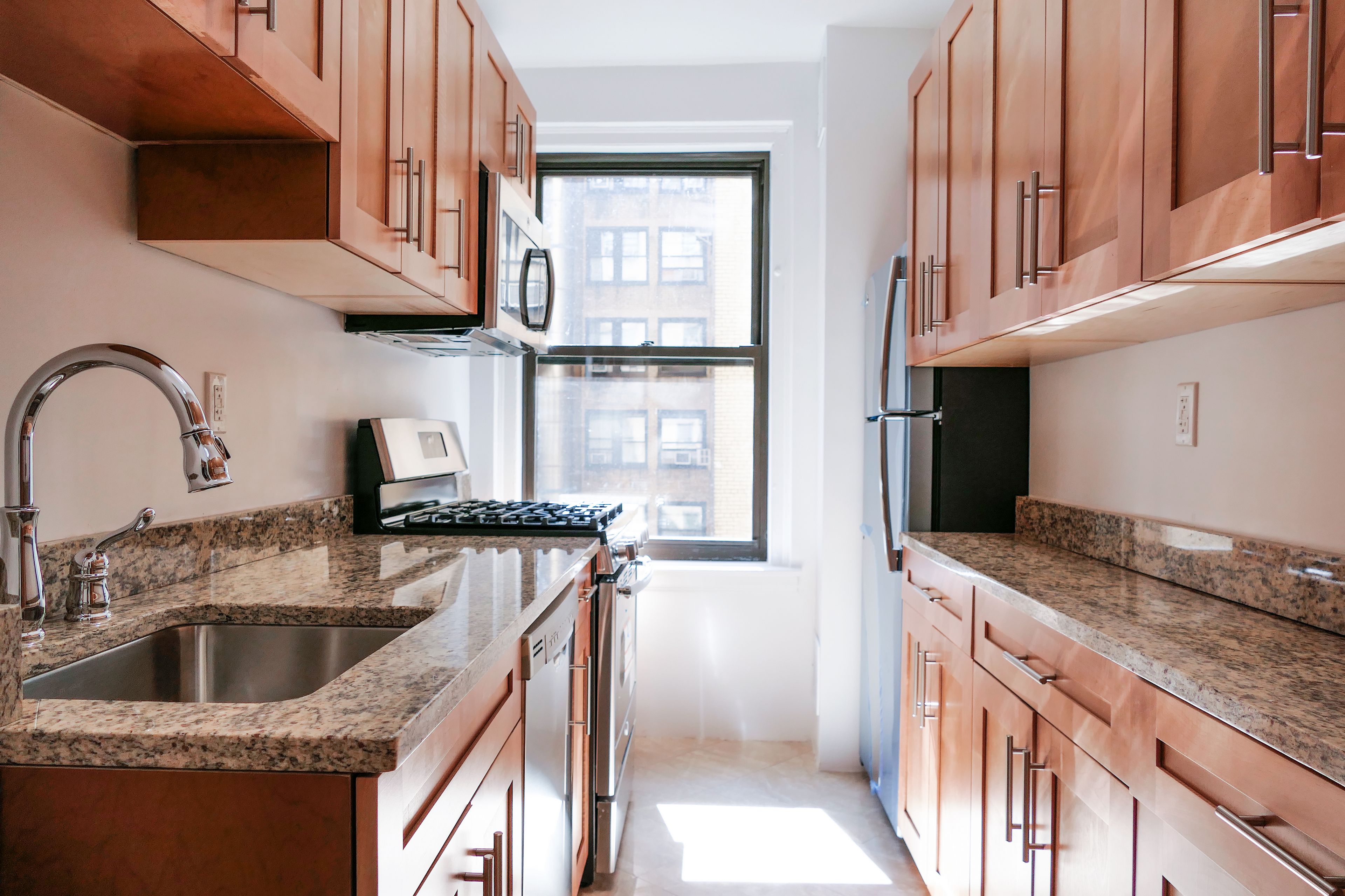 405 East 54th Street 6-B, Sutton Place, Midtown East, NYC - 1 Bedrooms  
1 Bathrooms  
3 Rooms - 