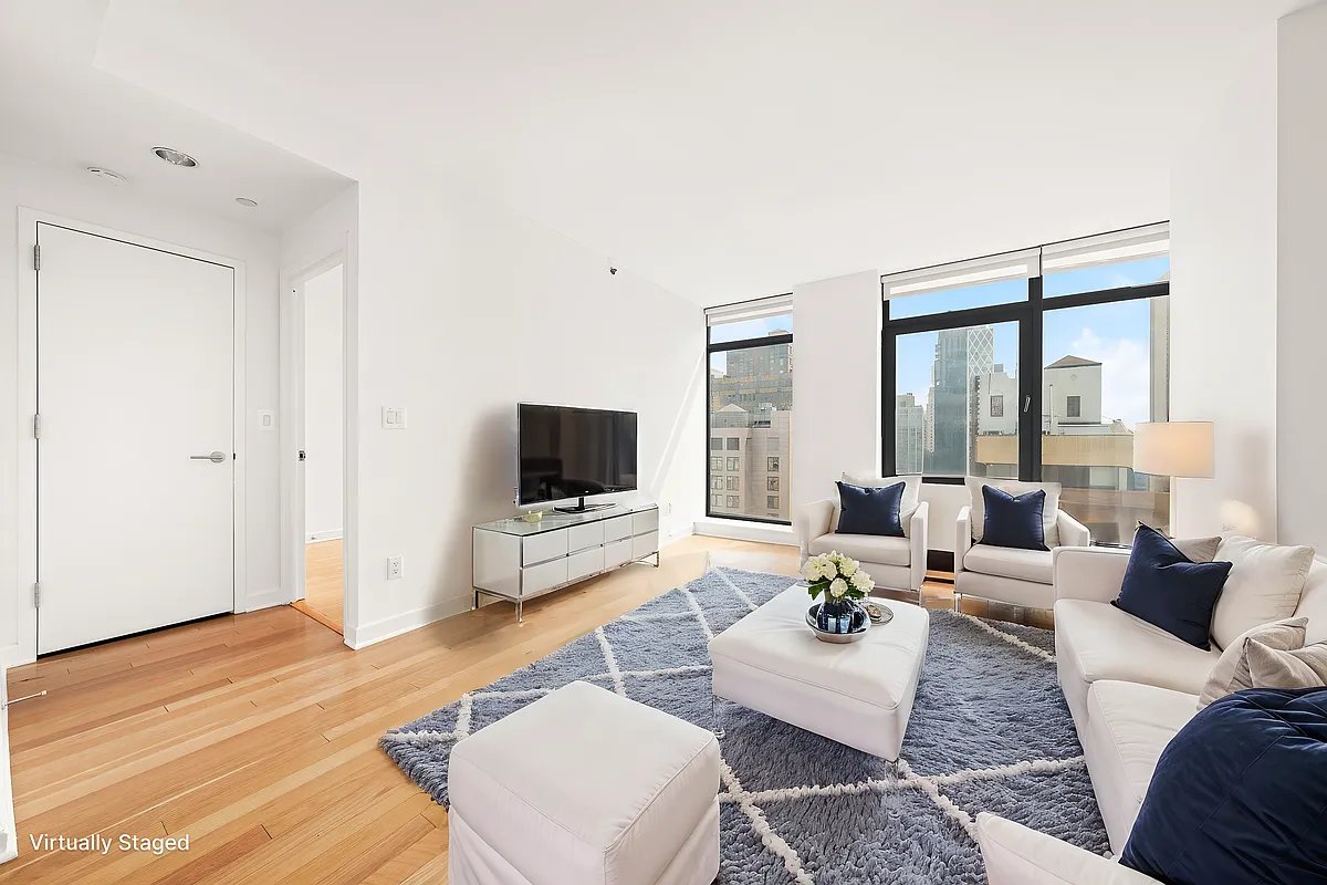 49 East 34th Street 17A, Murray Hill, Midtown East, NYC - 2 Bedrooms  
2 Bathrooms  
4 Rooms - 