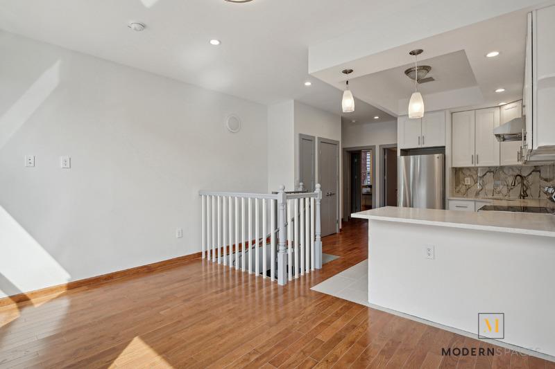 10-57 50th Avenue 1, Long Island City, Queens, New York - 2 Bedrooms  
3 Bathrooms  
4 Rooms - 