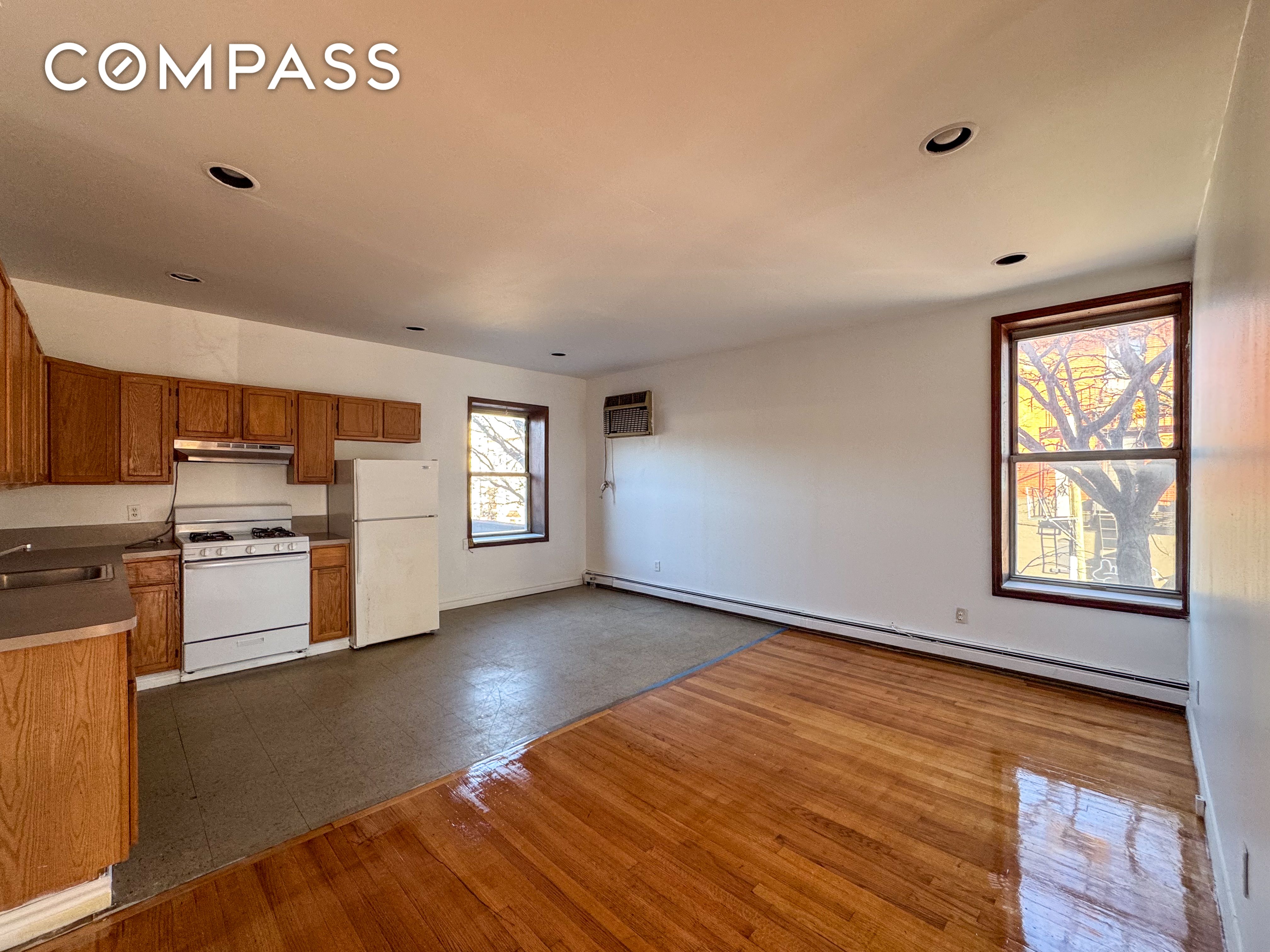 462 3rd Avenue 2, Gowanus, Brooklyn, New York - 3 Bedrooms  
1 Bathrooms  
6 Rooms - 