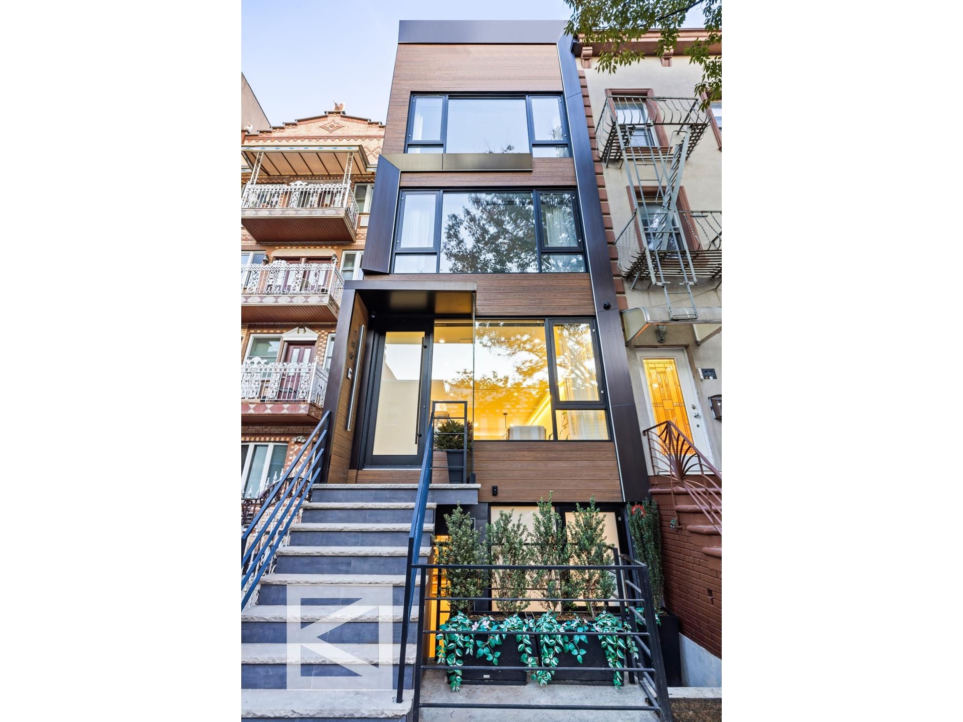 146 Newel Street, Greenpoint, Brooklyn, New York - 4 Bedrooms  
4.5 Bathrooms  
14 Rooms - 