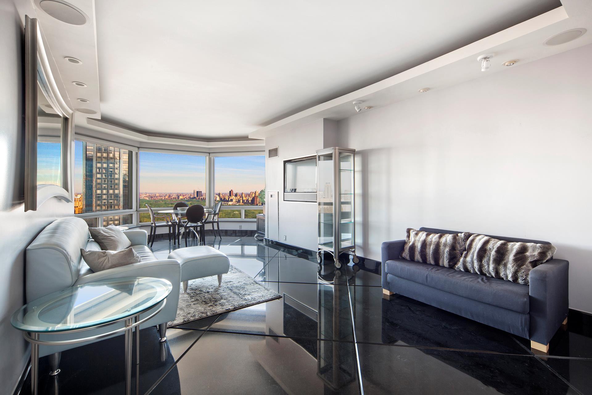 301 West 57th Street 38B, Hells Kitchen, Midtown West, NYC - 1 Bedrooms  
1 Bathrooms  
3 Rooms - 