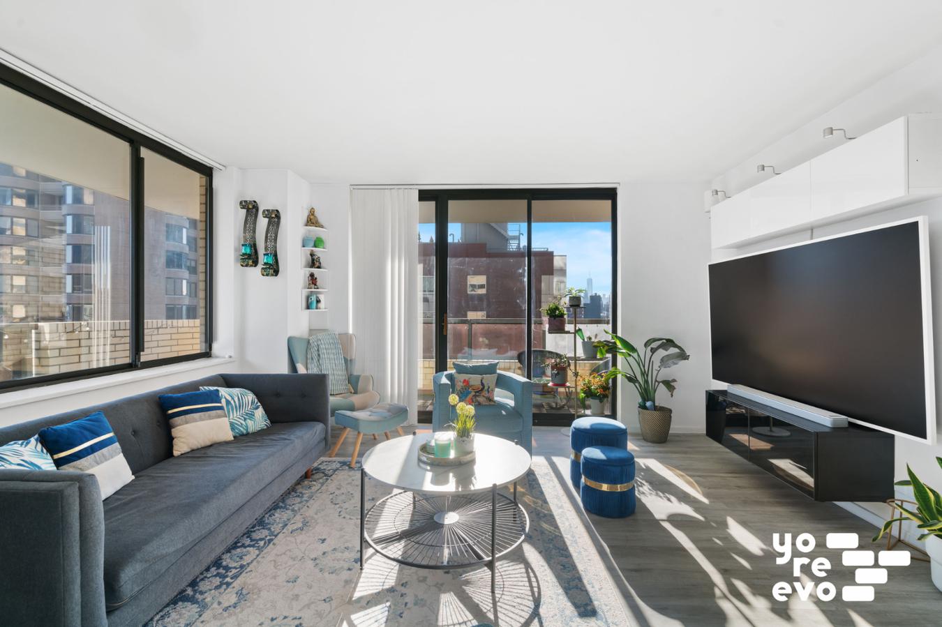 311 East 38th Street 19A, Murray Hill, Midtown East, NYC - 2 Bedrooms  
2 Bathrooms  
5 Rooms - 