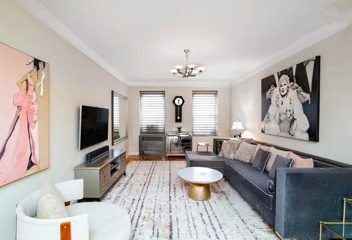 155 West 71st Street 5E, Lincoln Square, Upper West Side, NYC - 1 Bedrooms  
1 Bathrooms  
3 Rooms - 