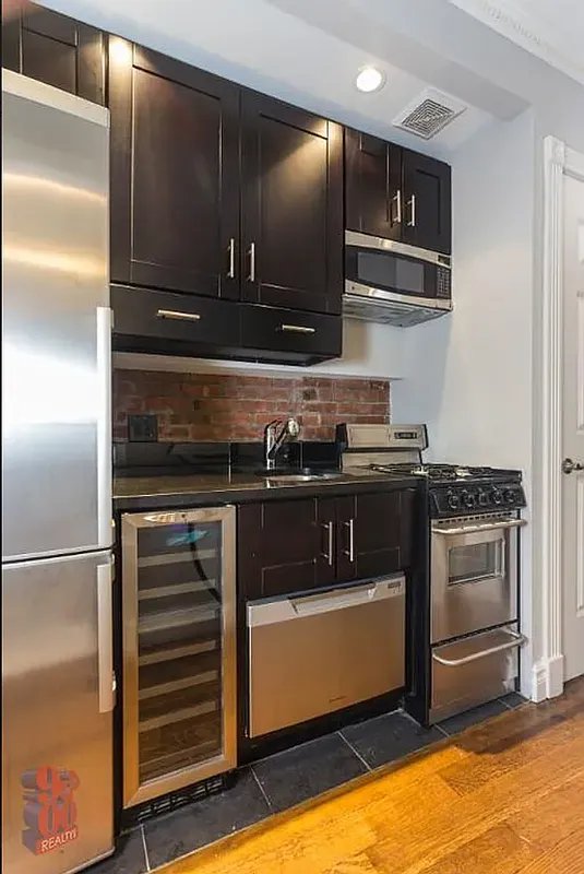 321 West 16th Street 3W, Chelsea,  - 3 Bedrooms  
1 Bathrooms  
5 Rooms - 