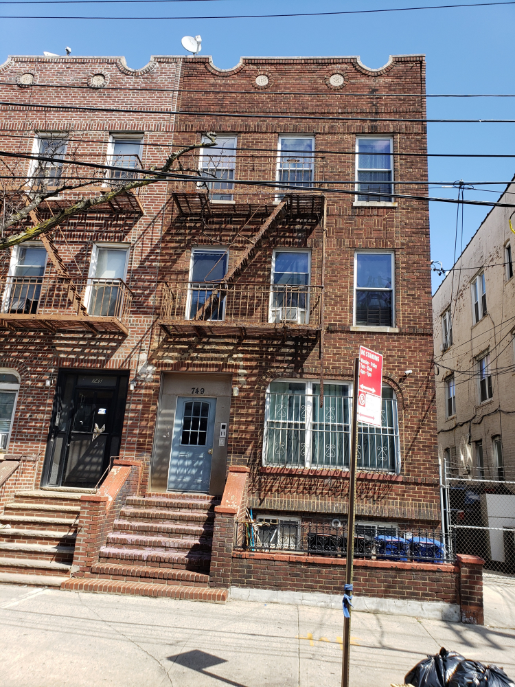 753 Pennsylvania Avenue, East New York, Brooklyn, New York - 11 Bedrooms  
5 Bathrooms  
20 Rooms - 