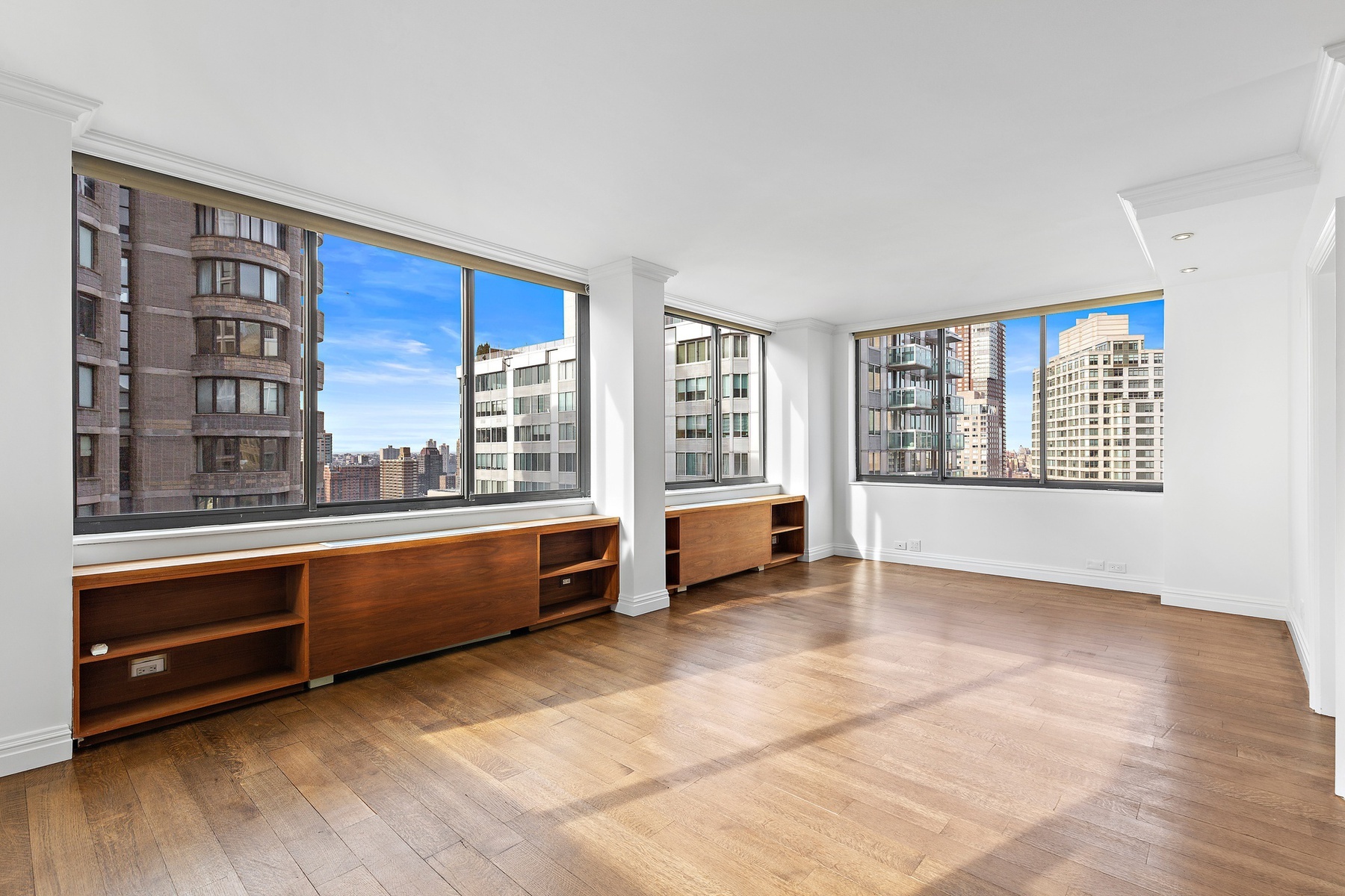 62 West 62nd Street 25-A, Lincoln Square, Upper West Side, NYC - 2 Bedrooms  
3 Bathrooms  
5 Rooms - 