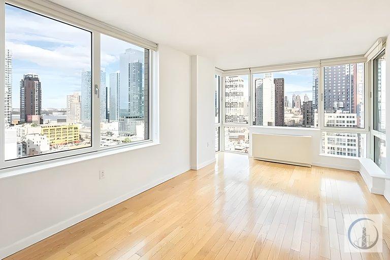 350 West 37th Street 11G, Midtown West, Midtown West, NYC - 1 Bathrooms  
2 Rooms - 