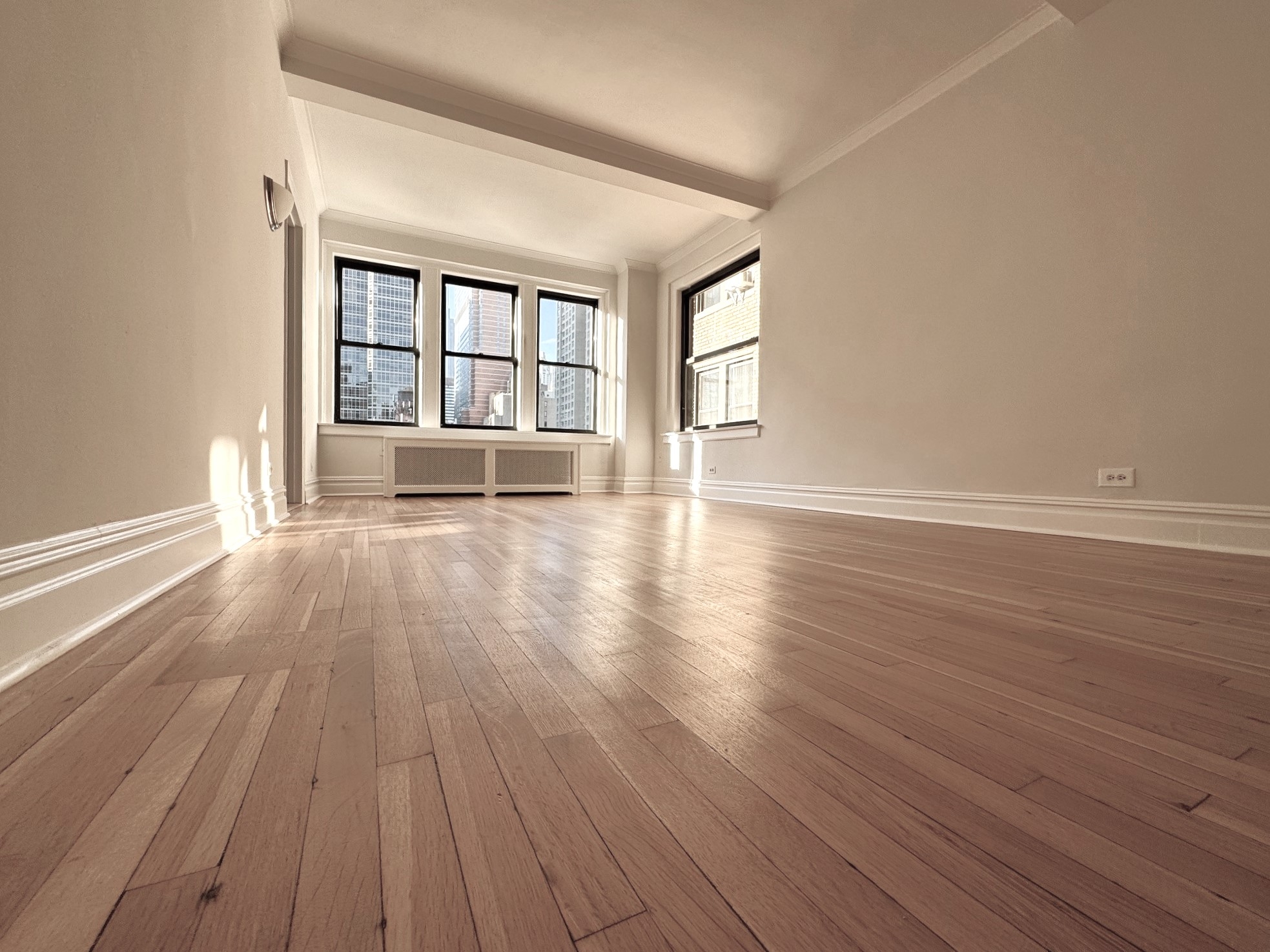 Photo 1 of 405 East 54th Street 11-L, Midtown East, NYC, $4,100, Web #: 1100662831