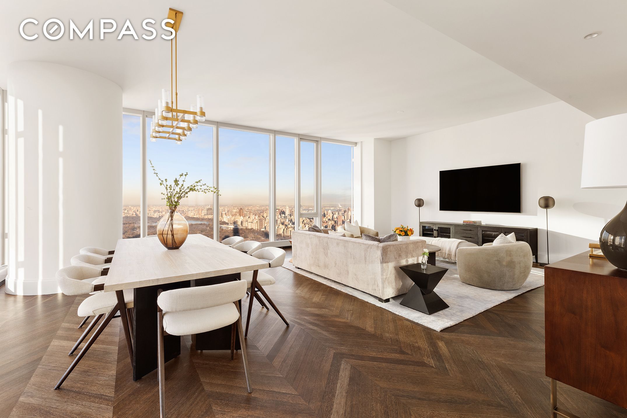 217 West 57th Street 60W, Midtown Central, Midtown East, NYC - 3 Bedrooms  
3.5 Bathrooms  
5 Rooms - 