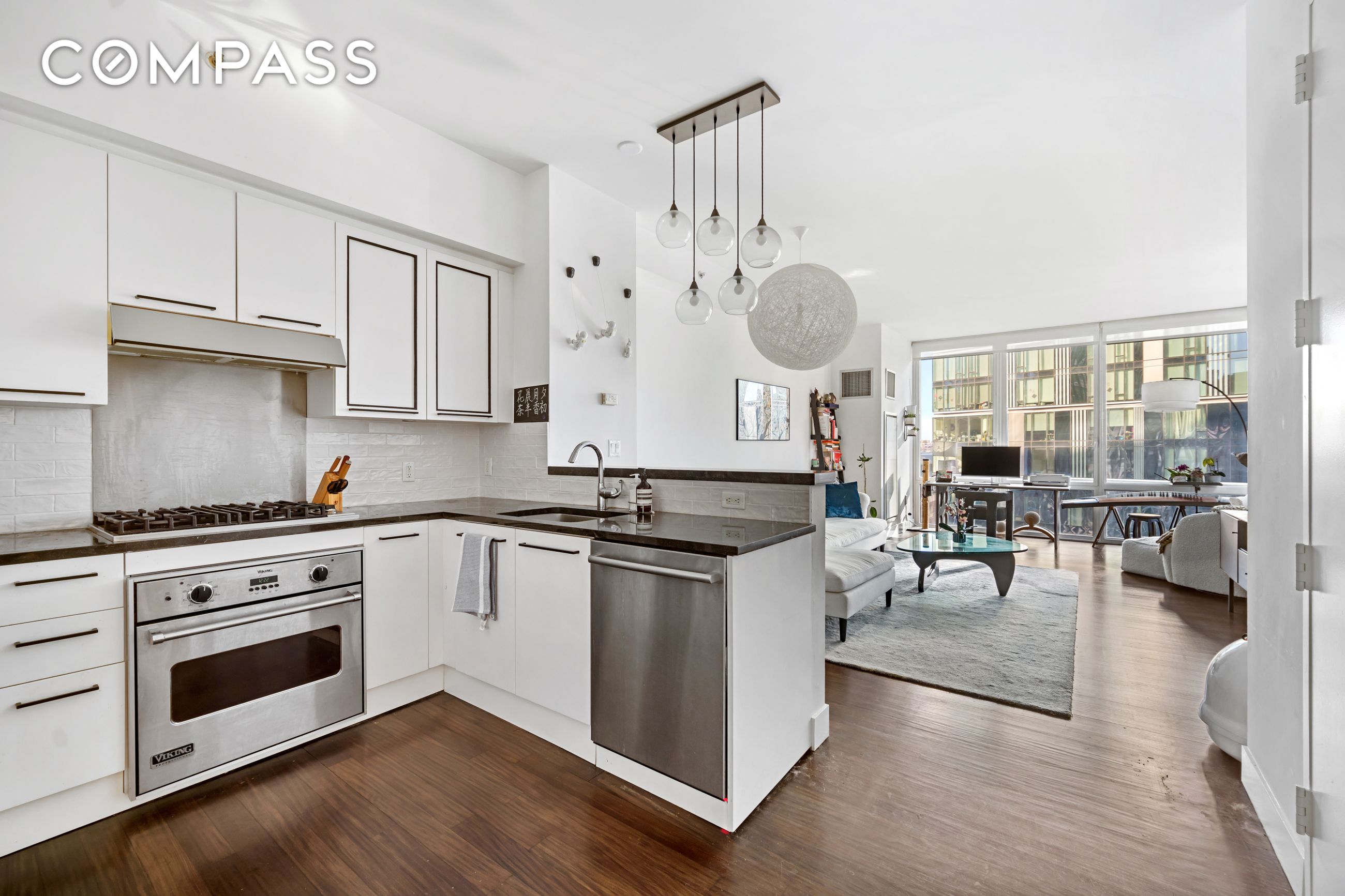 10 West End Avenue 11G, Upper West Side, Upper West Side, NYC - 1 Bedrooms  
1 Bathrooms  
2 Rooms - 