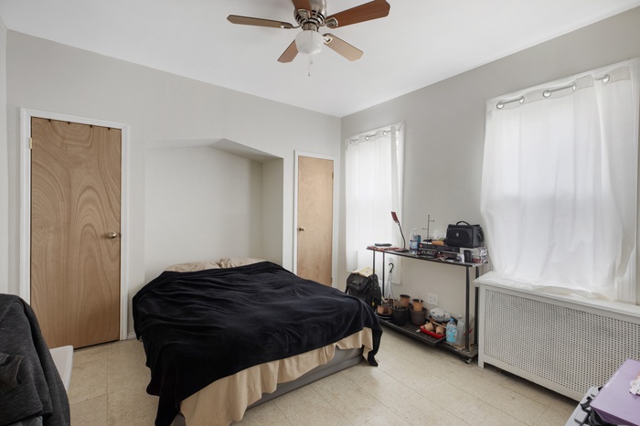 39-11 27th Street, Long Island City, Queens, New York - 4 Bedrooms  
3 Bathrooms  
10 Rooms - 