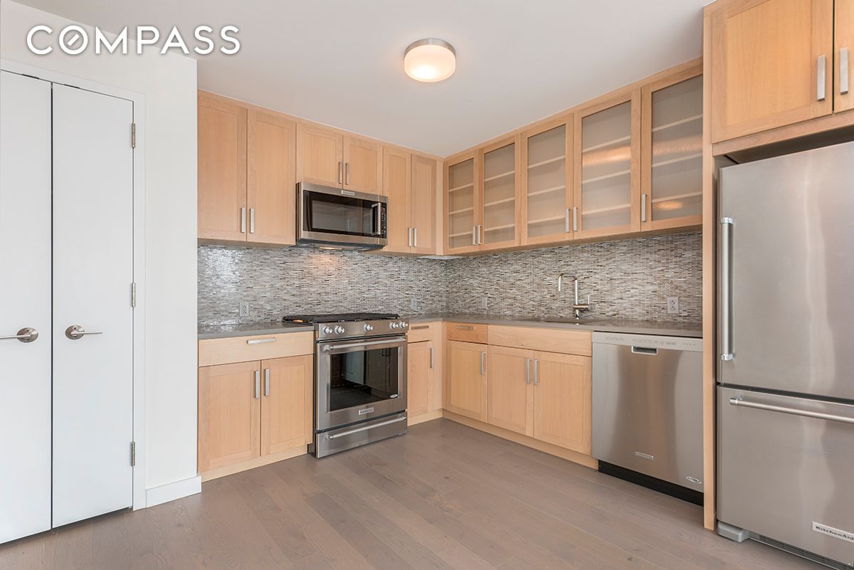 282 South 5th Street 9F, Williamsburg, Brooklyn, New York - 1 Bedrooms  
1 Bathrooms  
2 Rooms - 