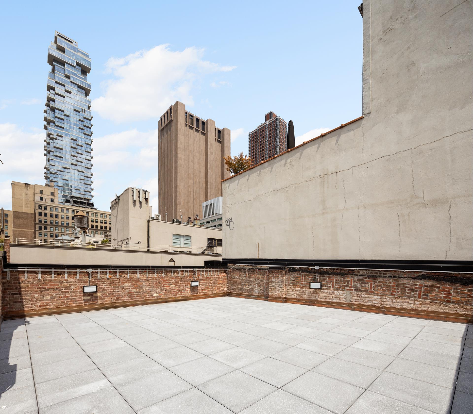 103 Reade Street Phn, Tribeca, Downtown, NYC - 2 Bedrooms  
2 Bathrooms  
4 Rooms - 