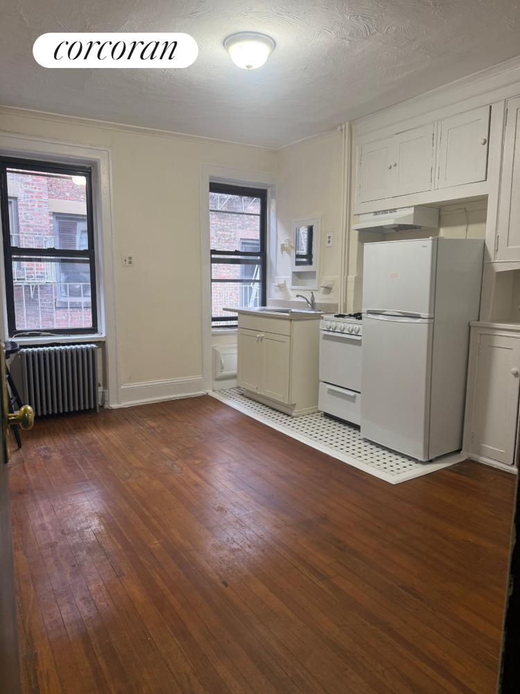 532 West 50th Street 1BR, Hells Kitchen, Midtown West, NYC - 1 Bathrooms  
2 Rooms - 