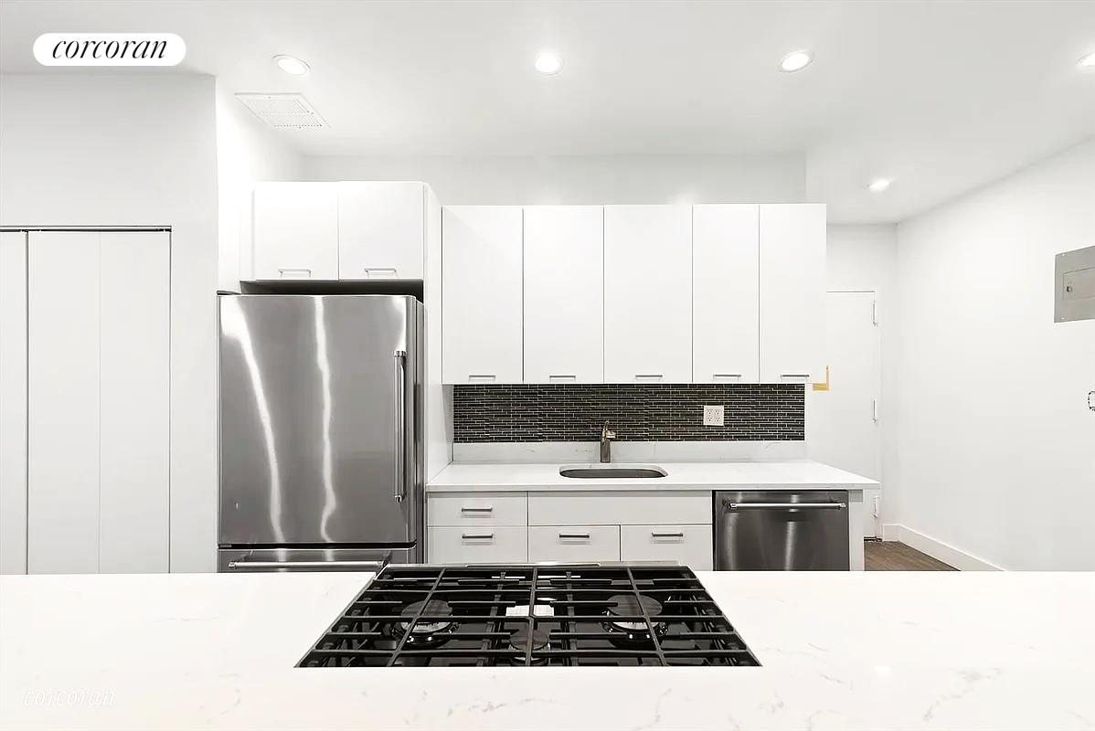 75 Livingston Street 2A, Brooklyn Heights, Brooklyn, New York - 1 Bedrooms  
1 Bathrooms  
4 Rooms - 