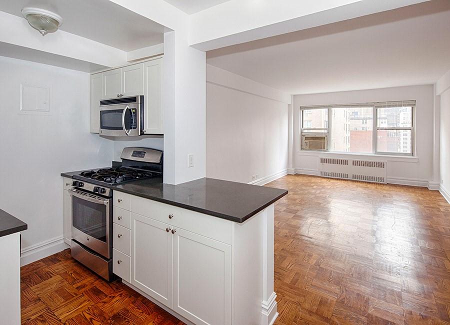 288 Lexington Avenue 9B, Murray Hill, Midtown East, NYC - 1 Bedrooms  
1 Bathrooms  
3 Rooms - 