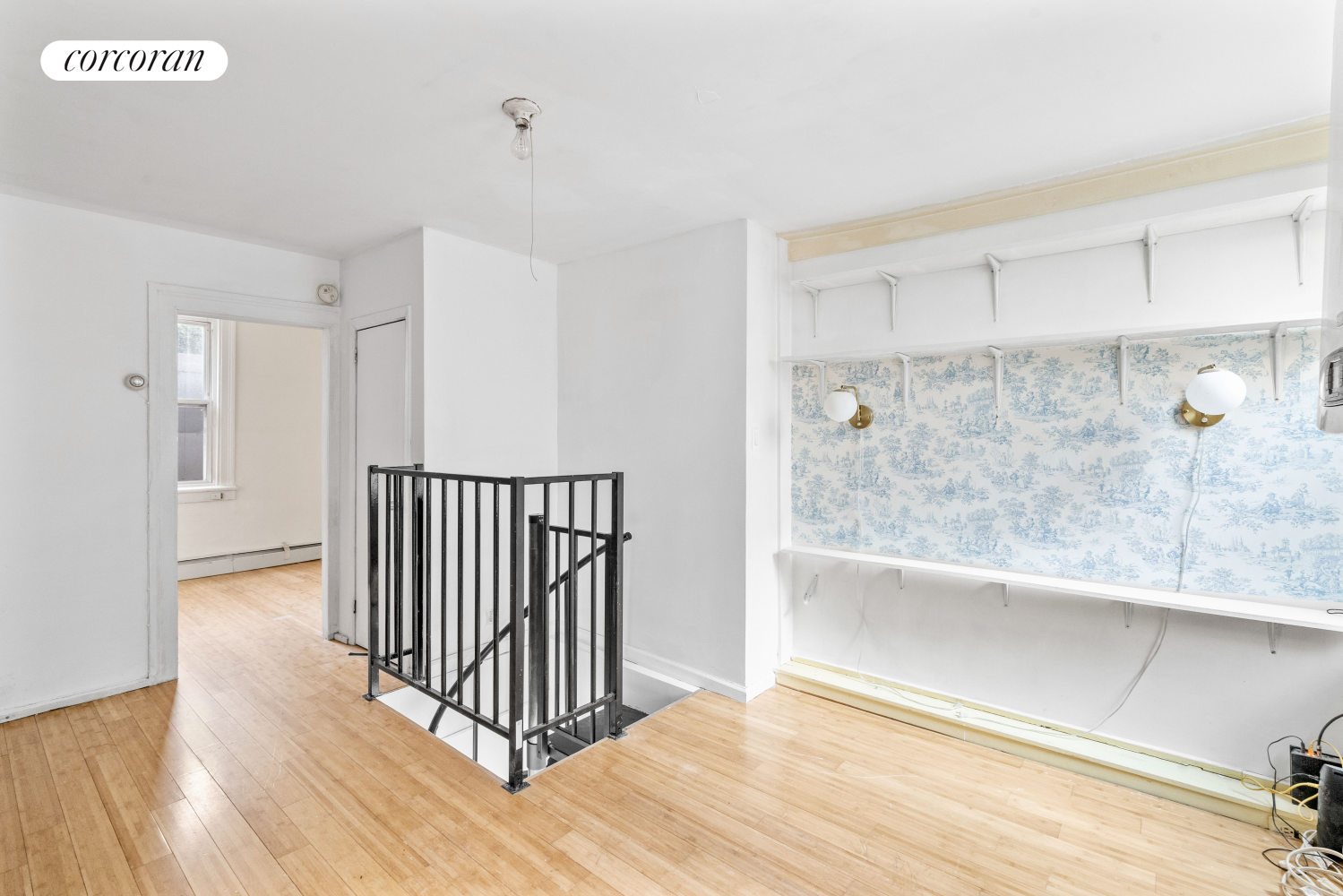 173 Montrose Avenue 1R, Williamsburg, Brooklyn, New York - 2 Bedrooms  
2 Bathrooms  
3 Rooms - 