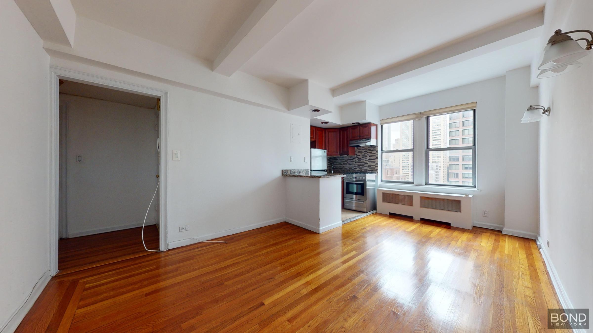 301 East 38th Street 16G, Murray Hill, Midtown East, NYC - 1 Bedrooms  
1 Bathrooms  
3 Rooms - 