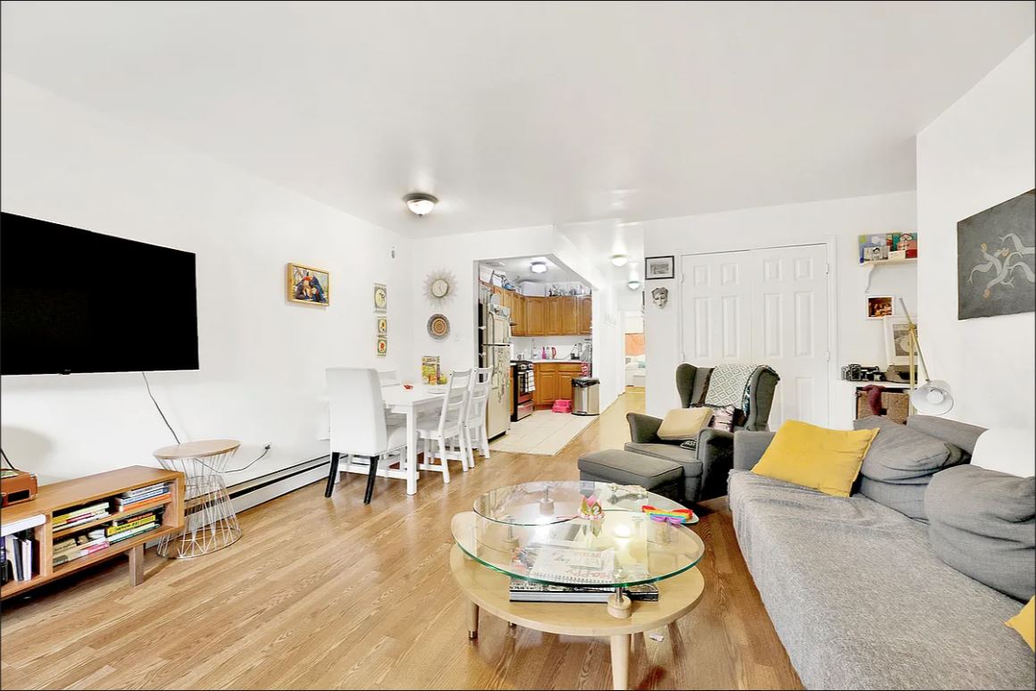 699 Lafayette Avenue 2, Bedford-Stuyvesant, Brooklyn, New York - 3 Bedrooms  
2 Bathrooms  
5 Rooms - 