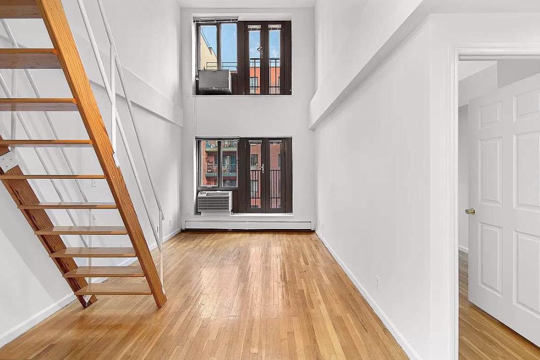 90 Clinton Street 3D, Lower East Side, Downtown, NYC - 2 Bedrooms  
2 Bathrooms  
5 Rooms - 