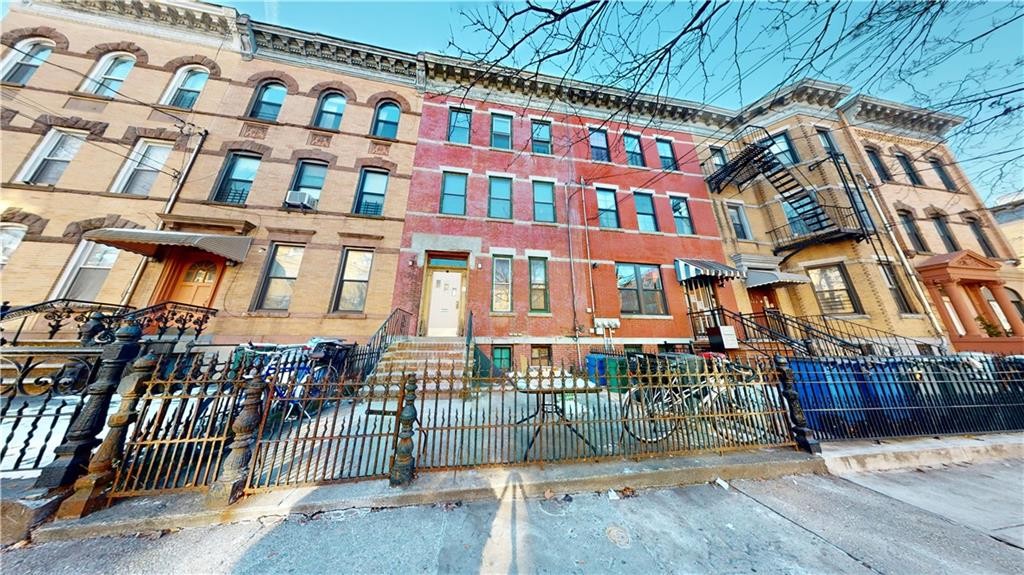 248 St Nicholas Avenue, Bushwick, Brooklyn, New York - 11 Bedrooms  
3 Bathrooms  
17 Rooms - 