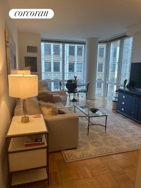 10 Barclay Street 25H, Tribeca, Downtown, NYC - 1 Bedrooms  
1 Bathrooms  
3 Rooms - 