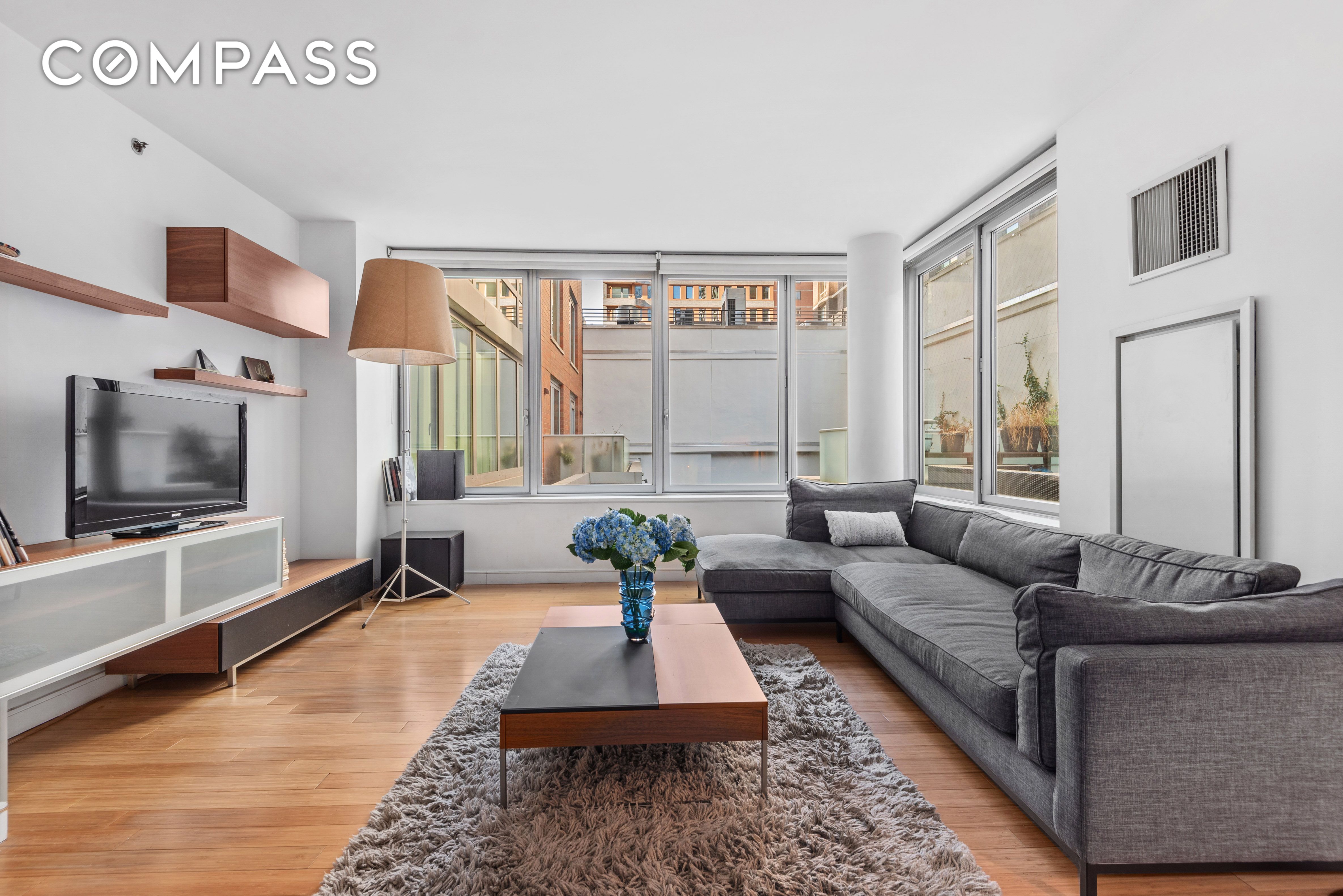 303 East 33rd Street 2B, Kips Bay, Midtown East, NYC - 1 Bedrooms  
1 Bathrooms  
3 Rooms - 