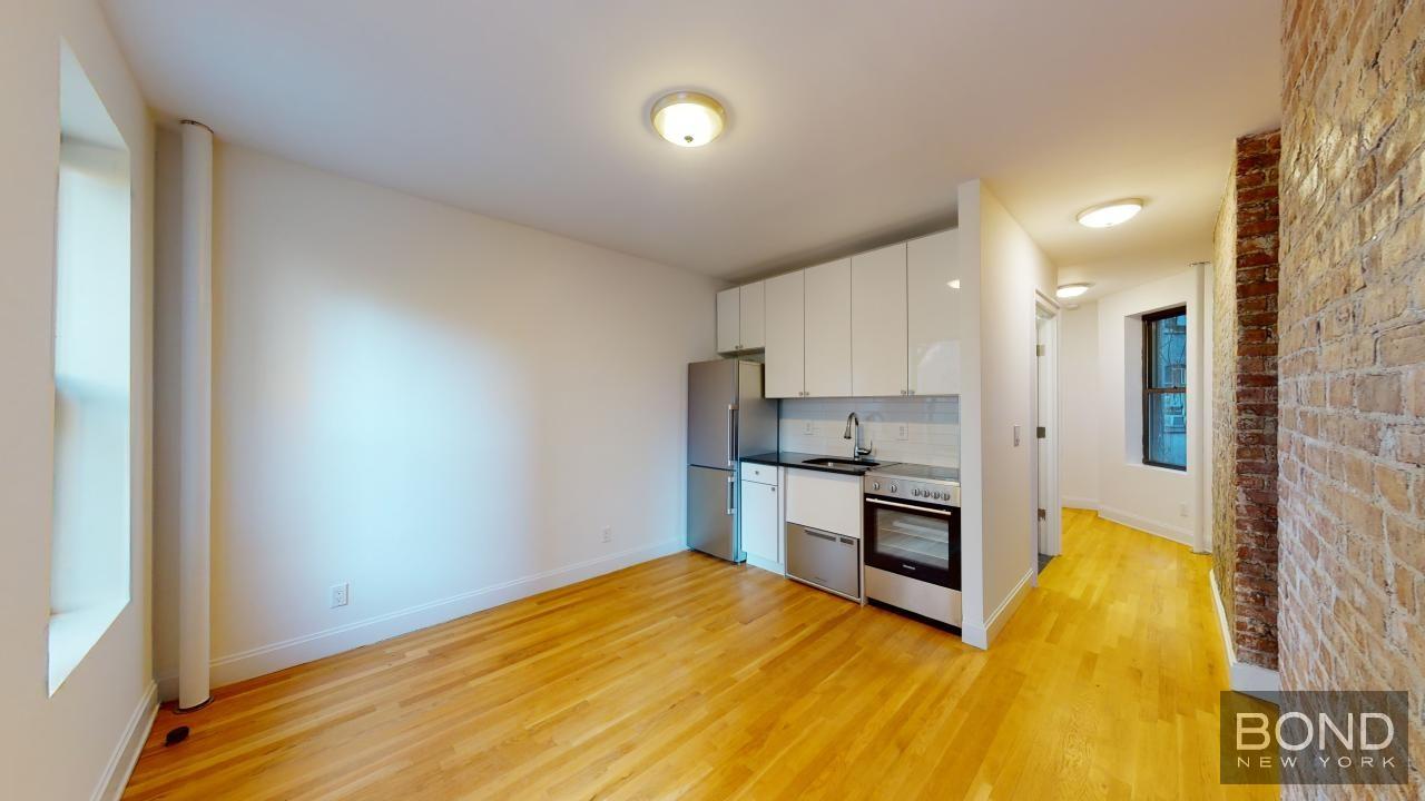 588 Amsterdam Avenue 3A, Upper West Side, Upper West Side, NYC - 3 Bedrooms  
2 Bathrooms  
5 Rooms - 