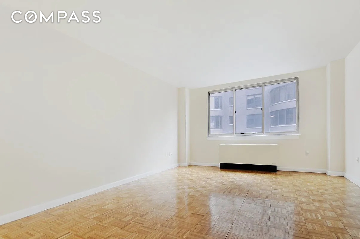 308 East 38th Street 8C, Murray Hill, Midtown East, NYC - 1 Bedrooms  
1 Bathrooms  
3 Rooms - 