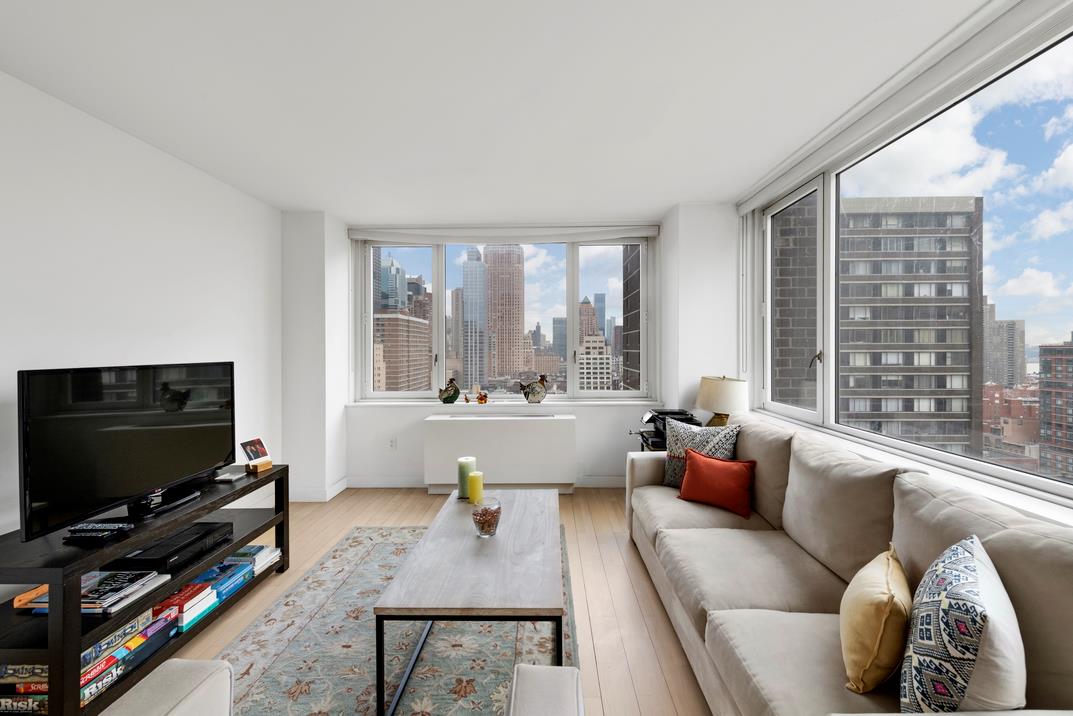 322 West 57th Street 25B2, Hells Kitchen, Midtown West, NYC - 2 Bedrooms  
2 Bathrooms  
5 Rooms - 