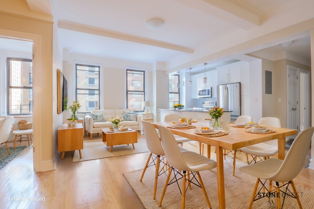 200 West 90th Street 4A, Upper West Side, Upper West Side, NYC - 3 Bedrooms  
3 Bathrooms  
5 Rooms - 