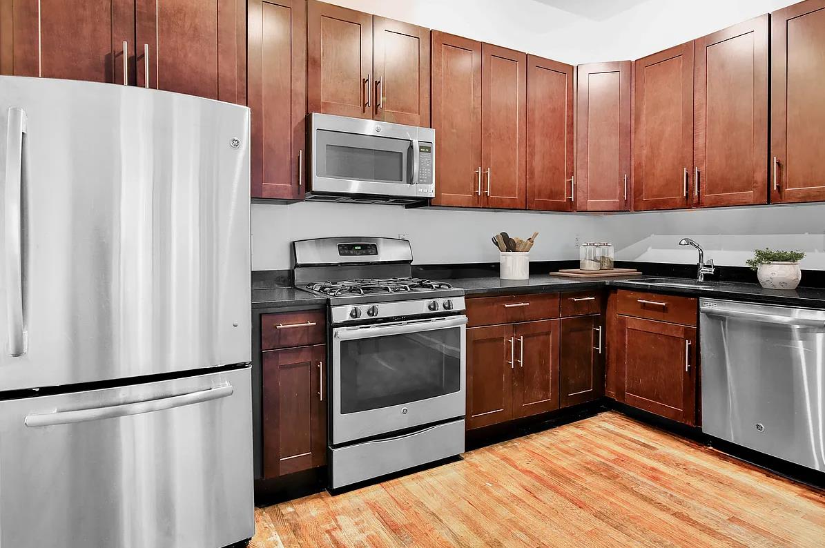 135 William Street 4-B, Lower Manhattan, Downtown, NYC - 4 Bedrooms  
2 Bathrooms  
5 Rooms - 