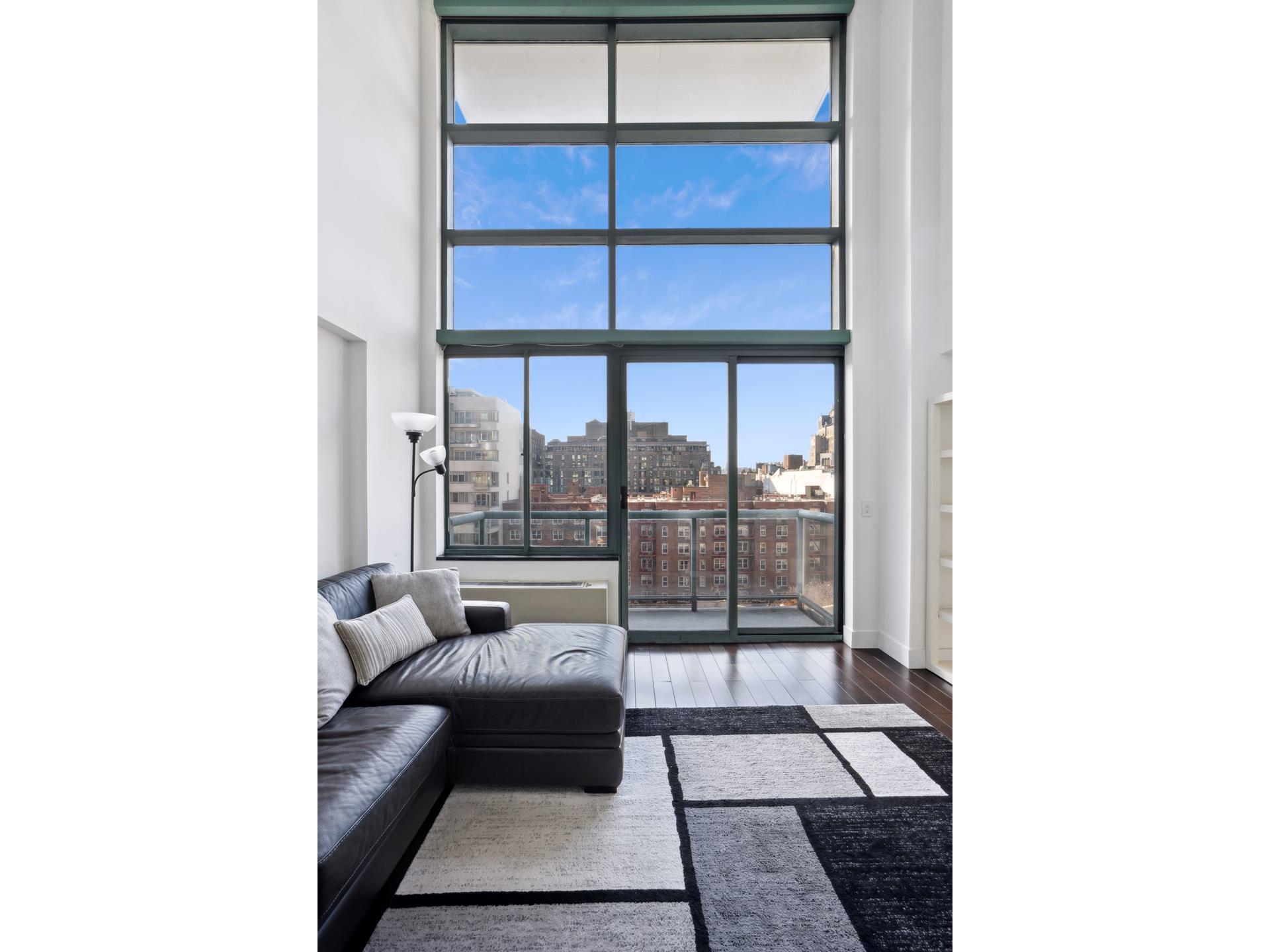 22 West 15th Street 7I, Flatiron, Downtown, NYC - 1 Bedrooms  
1.5 Bathrooms  
5 Rooms - 