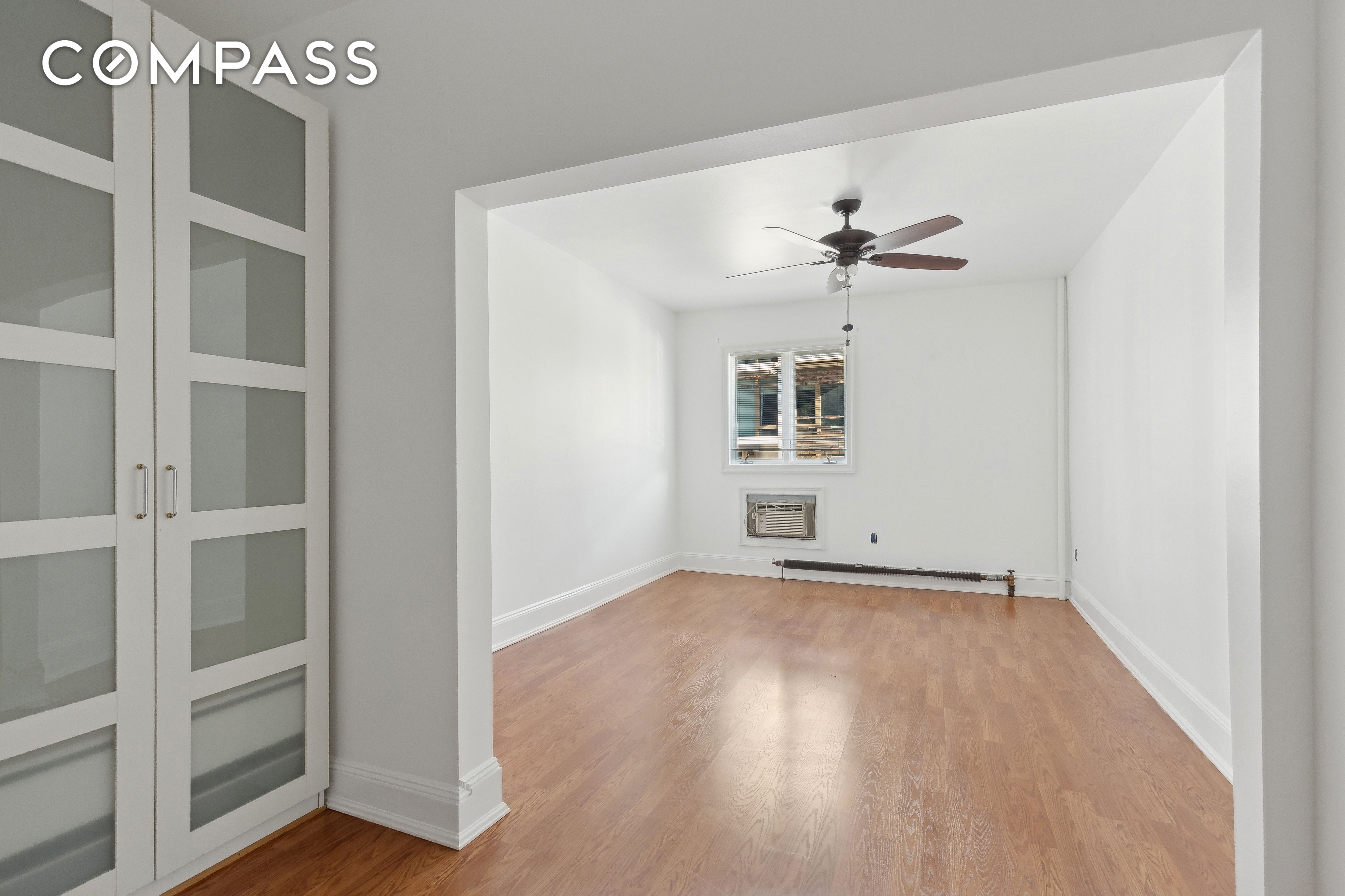 625 Lorimer Street 1, Williamsburg, Brooklyn, New York - 2 Bedrooms  
1 Bathrooms  
5 Rooms - 