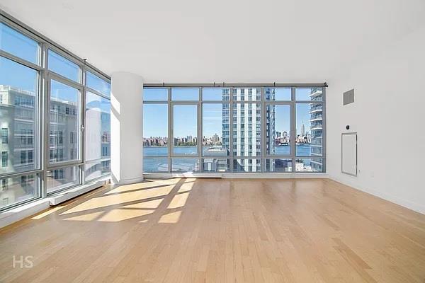 1 Northside Piers 7-D, Williamsburg, Brooklyn, New York - 2 Bedrooms  
2 Bathrooms  
5 Rooms - 