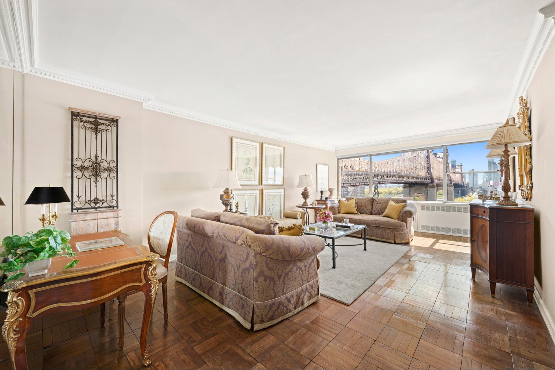 35 Sutton Place 10B, Sutton, Midtown East, NYC - 2 Bedrooms  
2 Bathrooms  
5 Rooms - 