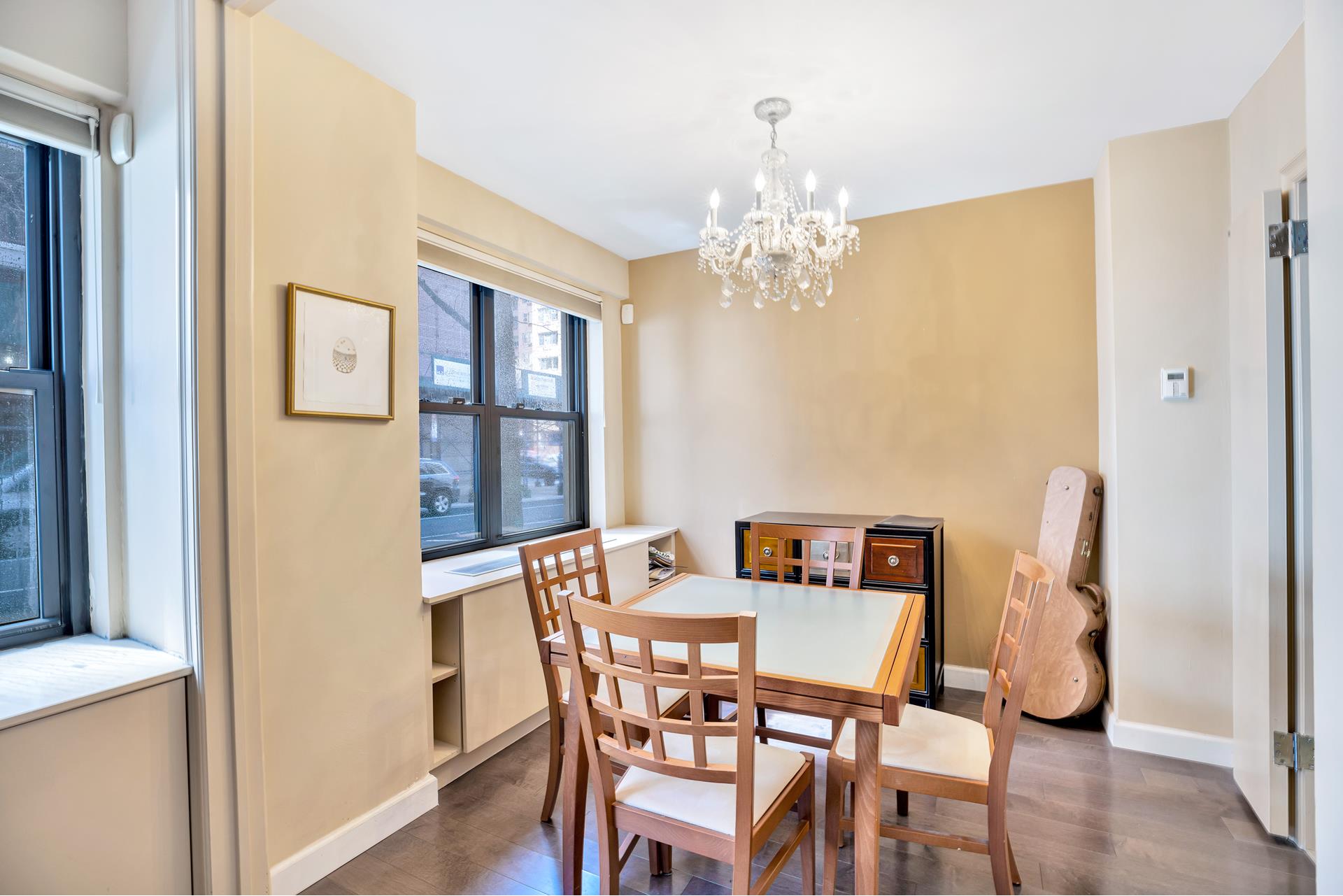 50 Sutton Place 2D, Sutton, Midtown East, NYC - 1 Bedrooms  
1.5 Bathrooms  
4 Rooms - 