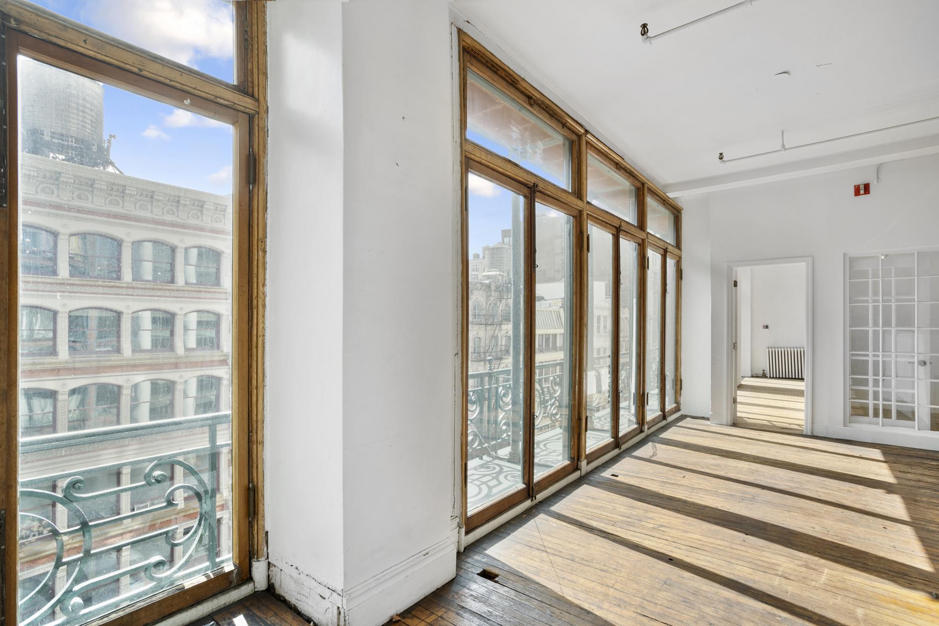 561 Broadway 6, Soho, Downtown, NYC - 5 Bedrooms  
4 Bathrooms  
10 Rooms - 